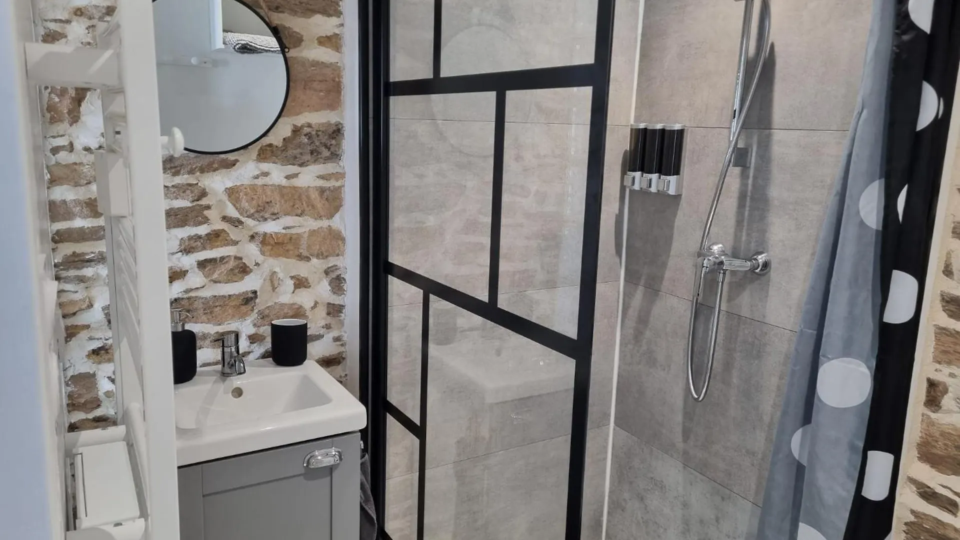 Guest house Tout Au Bout Du Chemin Requista