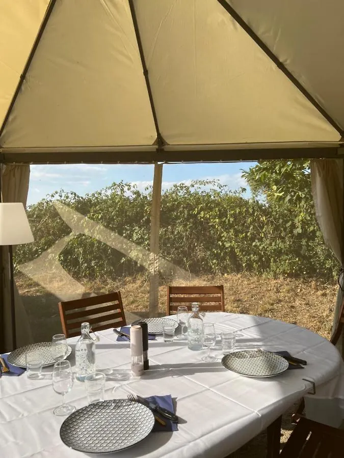 Tout Au Bout Du Chemin Requista Guest house