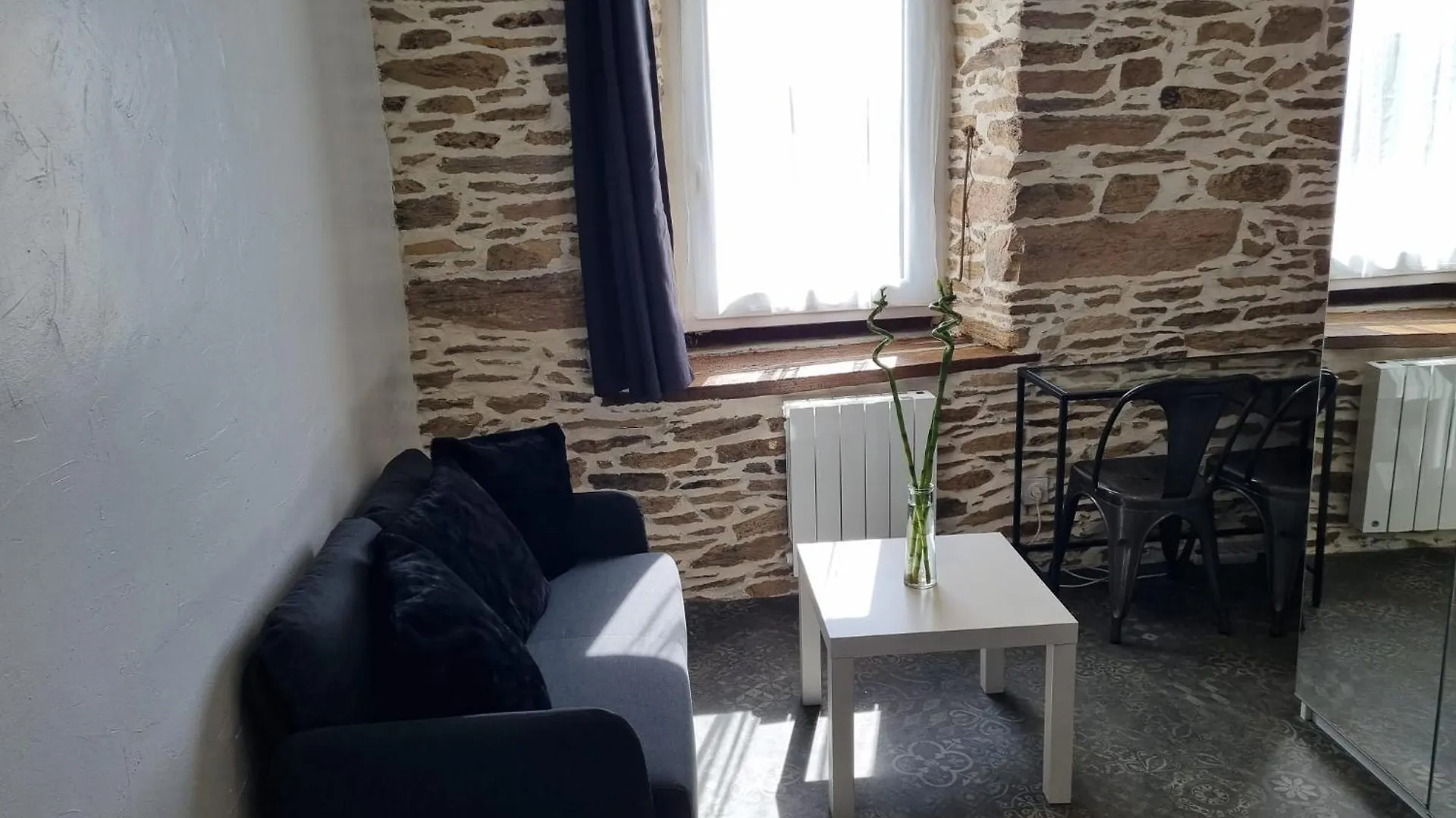 Tout Au Bout Du Chemin Requista Guest house